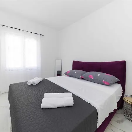 Seafront House Sunrise بيت للعطل بيتريتْشاني
